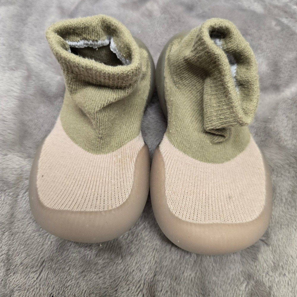 Unbranded Baby Sock Shoes Olive Green Beige Rubber Sole EU 18/19 First Walkers
